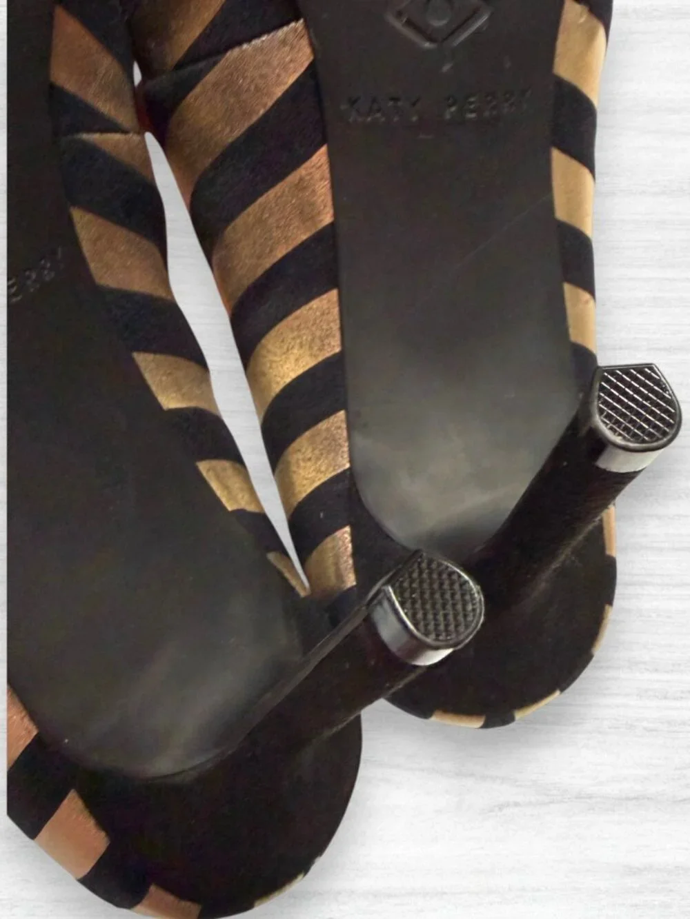 Katy Perry The Sissy Black Gold Metallic Stripe Pointed Toe Pumps Heels 9.5